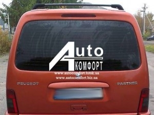 Заднее стекло (ляда) с электрообогревом на Peugeot Partner, Citroën Berlingo 96-08
