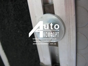 Болт и гайка для крепления каркасов автомобильных сидений