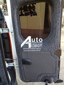 Заднее стекло (распашонка правая) без электрообогрева на автомобиль Renault Kangoo 08- (Рено Кангу)