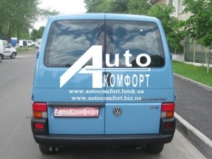 Заднее стекло (распашонка левая) без электрообогрева на Volkswagen Transporter Т-4 (Фольксваген Тра