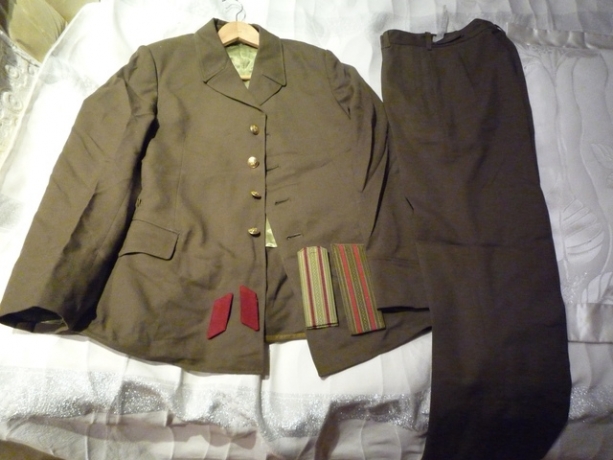 кепки-афганки,сапоги,ремни,пило тки,форма СССР