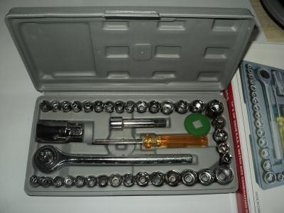 Набор инструментов AIWA 40 единиц в чемоданчике