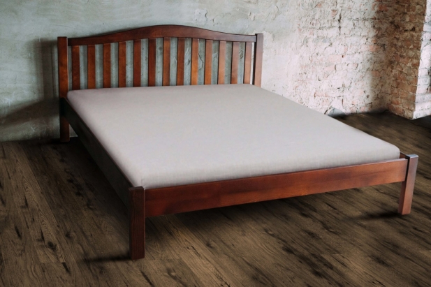 Производим и продаем деревянные кровати  и тумбочки с гарантией на качество и сервисом продаж.