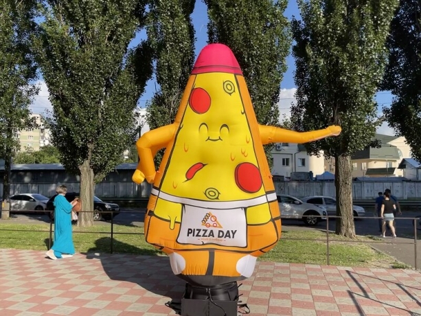 Надувная реклама пицца