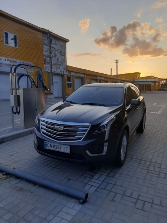 Продам автомобиль Cadillac ХТ5 в отличном техническом состоянии,2016год, цвет графит, в экспл. с2017