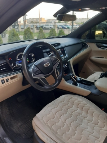 Продам автомобиль Cadillac ХТ5 в отличном техническом состоянии,2016год, цвет графит, в экспл. с2017