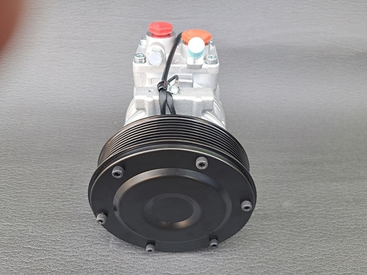 Компресор кондиціонера на трактор John Deere 8400 Clove 10PA17C