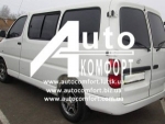 Задний салон, левое окно, короткая база на Toyota Hiace (Тойота Хай-Эйс)